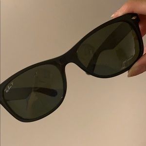 Authentic Ray-Ban POLARIZED New Wayfarer RB2132
